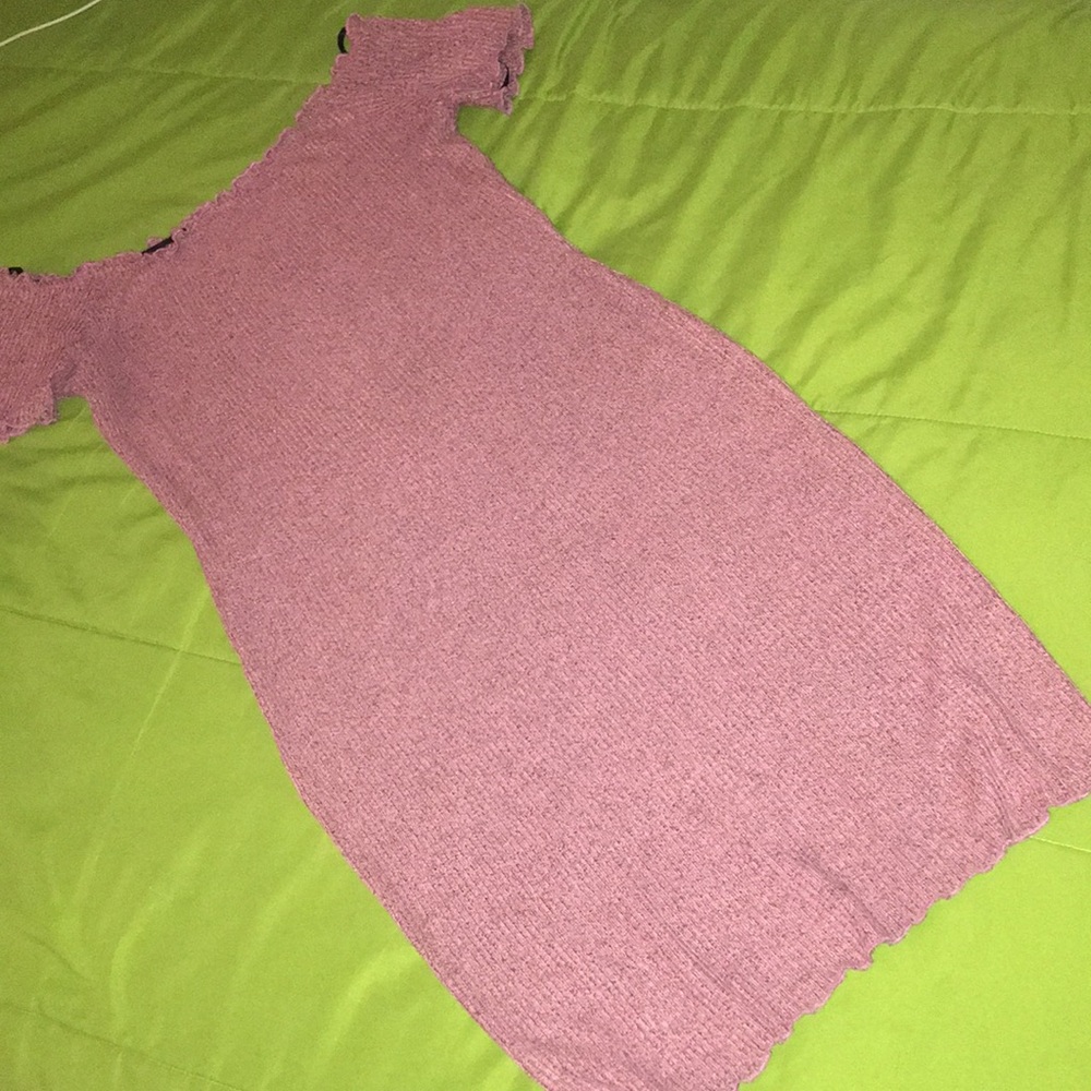 Ribbed off-shoulder bodycon dress